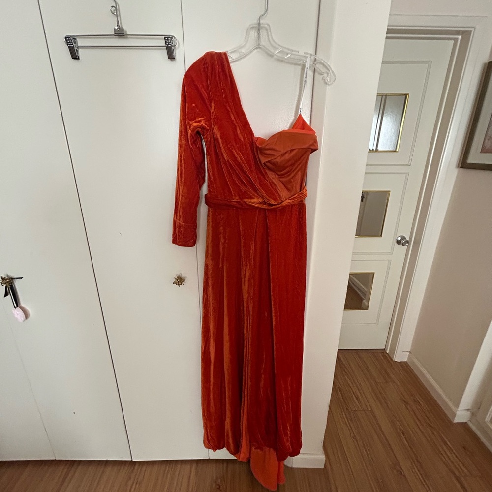 Asymmetric One-Shoulder Velvet Evening Dress in Red/Orange